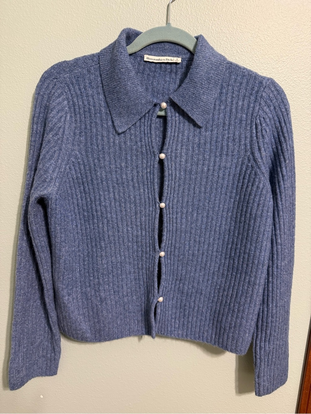NWOT Abercrombie & Fitch Ribbed Pearl Button Collared Cardigan Size Small - Picture 5 of 10